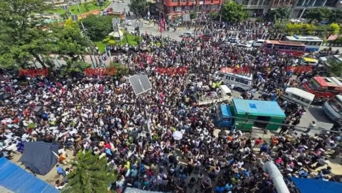 Nepal GenZ Protest: सोशल मीडिया बैन के खिलाफ सड़कों पर उतरे GenZ, 14 की मौत, सेना तैनात
