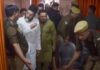 ‘I Love Muhammad’ अभियान के समर्थन में प्रदर्शन के बाद Maulana Tauqeer Raza सहित आठ गिरफ्तार 'I Love Muhammad' अभियान के समर्थन में प्रदर्शन के बाद Maulana Tauqeer Raza सहित आठ गिरफ्तार