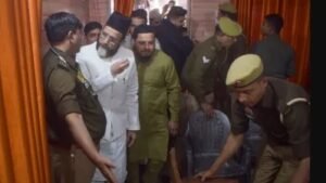 'I Love Muhammad' अभियान के समर्थन में प्रदर्शन के बाद Maulana Tauqeer Raza सहित आठ गिरफ्तार