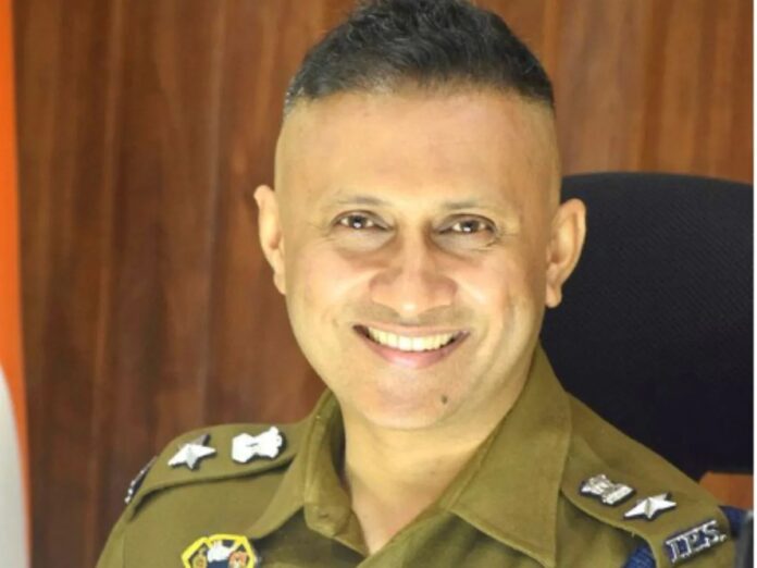 Bihar Election: जन सुराज पार्टी ने जारी की पहली सूची, कौन है पूर्व IPS आर.के. मिश्रा जो बने दरभंगा से उम्मीदवार Bihar Election: जन सुराज पार्टी ने जारी की पहली सूची, कौन है पूर्व IPS आर.के. मिश्रा जो बने दरभंगा से उम्मीदवार