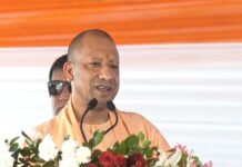 ‘बाबर के अनुयायियों को बजरंगी के भक्त ही देंगे जवाब’, मेरठ में गरजे CM योगी "Only devotees of Bajrangi will give a fitting reply to Babar's followers," CM Yogi thundered in Meerut.