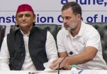सपा-कांग्रेस में क्या सब कुछ ठीक है! सभी सीटों पर लड़ने की तैयारी में दोनों दल? sapa-congress mein kya sab kuch theek hai! sabhi seaton par ladne ki taiyari mein donon dal? uttar pradesh vidhansabha chunav 2027 ko lekar samajwadi party aur congress ke beech gathbandhan ko lekar abhi tasveer puri tarah saaf nahin hui hai. donon dal ek saath chunav ladne ki sambhavnaon par baatcheet kar rahe han, lekin isi beech donon partiyon ki or se sabhi 403 vidhansabha seaton par sangathan majboot karne aur chunavi taiyari ke sanket samne aa rahe han. congress ki or se uttar pradesh prabhari rajendra pal gautam ne haal hi mein kaha ki party 2027 ke vidhansabha chunav ke liye pradesh ki sabhi 403 seaton par taiyari kar rahi hai. unhone yah bhi spasht kiya ki gathbandhan ki sthiti mein congress apne sahyogiyon ka samarthan karegi. vahin, samajwadi party bhi sabhi 403 seaton ko dhyan mein rakhkar apna sangathanatmak homework kar rahi hai. party star par seaton ki micro maping, sthaniya sangathan ke feedback aur sambhavit ummedwaron ko lekar taiyari ki khabrein pehle bhi samne aa chuki han. sit bantvare par kahan hai pench? sapa aur congress ke beech sabse bada sawal seaton ke bantvare ko lekar hai. haliya reporton ke mutabik donon dalon ke beech seaton ki sankhya aur kuch mahatvapurn seaton ko lekar matbhed samne aaye han. reporton mein sapa ki or se congress ko kareeb 60 se 70 seaten dene aur congress ki or se isse jyada seaton ki mang ki baat kahi gai hai. isse pehle bhi donon dalon ke beech sambhavit seat sharing ko lekar alg-alg formulon par charcha ki khabrein aati rahi han. june mein aai reporton mein congress ke liye kareeb 60 se 80 seaton par vichar ki baat samne aai thi, jabki congress ki or se jyada seaton ki mang ka zikr tha. kya alg-alg taiyari dabav ki ranneeti hai? rajnitik taur par dekhen to sabhi seaton par taiyari karna gathbandhan ki baatcheet ke beech donon dalon ke liye apni sangathanatmak takat banae rakhne ka ek tarika bhi ho sakta hai. halanki, ise gathbandhan tutne ka sidha sanket manana abhi jaldbaji hogi. congress ne jahan har vidhansabha kshetra mein sangathan khada karne par jor diya hai, wahin sapa bhi booth star tak apni chunavi machinery majboot karne mein juti hai. sapa ki or se ‘27 mein 27000’ jaise sangathanatmak abhiyan ki charcha bhi samne aai hai, jiska uddeshya booth star par karyakartaon ki sakriyata badhana hai. 2024 ke baad badhi ummiden 2024 ke loksabha chunav mein sapa aur congress ne uttar pradesh mein milkar chunav lada tha. iske baad donon dalon ke beech vidhansabha chunav mein bhi gathbandhan jaari rakhne ki sambhavnayen banin. 2027 ke chunav ko lekar donon partiyon ki ranneeti isi rajnitik anubhav ko dhyan mein rakhkar aage badh rahi hai. lakin vidhansabha chunav loksabha chunav se alag hota hai. yahan sthaniya ummidwar, vidhansabha kshetra ke samikaran, sangathan ki sthiti aur sit-dar-sit chunavi ganit jyada mahatvapurn ho jata hai. yahi vajah hai ki seat bantvare ko lekar donon partiyan apne-apne star par taiyari kar rahi han. abhi kya hai sthiti? filhal uplabdh bayanon aur reporton se itna spasht hai ki sapa aur congress donon 2027 ke liye pradesh ki sabhi 403 vidhansabha seaton ko dhyan mein rakhkar sangathanatmak taiyari kar rahe han. wahin gathbandhan aur seat sharing par antim tasveer abhi samne nahin aai hai. aise mein bada sawal yahi hai ki chunav ke kareeb aate-aate donon dal kis formule par sahmat hote han. kya sapa-congress saath milkar chunavi maidan mein utrenge ya donon partiyan apne-apne sangathan ko majboot karte hue alag vikalp bhi khula rakhengi? iska jawab seat sharing par hone wali aage ki baatcheet se samne aaega. ज़्यादा दिखाएं 3,116 Is all well between SP and Congress? Are both parties preparing to contest all seats?